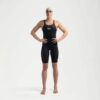 Apresentamos a mais recente evolução da nossa linha o Fato de Banho Competição Mulher Speedo Fastskin LZR Pure Intent 2.0 Preto Costas Fechadas, desenvolvido por nadadores para nadadores. Ainda com camadas duplas compressivas e uma construção ergonómica das costuras projetada para conectar grupos musculares-chave para um maior retorno de energia, a linha Intent 2.0 possui um novo acabamento duradouro repelente à água. Zonas de tecido texturizado visam a redução de arrasto, para que você obtenha o melhor desempenho em seu nado, enquanto a construção de tecido triplo com costuras coladas foi projetada para permitir maior movimento. Este produto foi totalmente aprovado pela FINA.