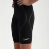 Apresentamos a mais recente evolução da nossa linha o Fato de Banho Competição Mulher Speedo Fastskin LZR Pure Intent 2.0, desenvolvido por nadadores para nadadores. Ainda com camadas duplas compressivas e uma construção ergonómica das costuras projetada para conectar grupos musculares-chave para um maior retorno de energia, a linha Intent 2.0 possui um novo acabamento duradouro repelente à água. Zonas de tecido texturizado visam a redução de arrasto, para que você obtenha o melhor desempenho em seu nado, enquanto a construção de tecido triplo com costuras coladas foi projetada para permitir maior movimento. Este produto foi totalmente aprovado pela FINA.