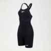 O Fato de Banho Competição Mulher Speedo Fastskin LZR Pure Valor 2.0 Preto Costas Abertas apresenta a mais recente evolução, desenvolvido por nadadores para nadadores. Feito de material leve com compressão moderada e construído para suportar uma maior amplitude de movimento. O Fato de Banho Competição Mulher Speedo Fastskin LZR Pure Valor 2.0 inclui uma costura interna compressiva na perna, projetada para um melhor suporte muscular, e possui um novo acabamento repelente à água de longa duração. A dupla camada ao redor dos abdominais oferece maior estabilidade do core, para que obtenha o melhor do seu nado. O design openback oferece liberdade de movimento e pode ser preferido por nadadores com costas arqueadas. Este produto foi totalmente aprovado pela FINA.