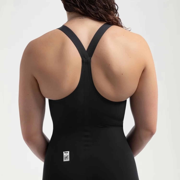 8158600001-fato-banho-preto-vi O Fato de Banho Competição Mulher Speedo Fastskin LZR Pure Valor 2.0 apresenta a mais recente evolução, desenvolvido por nadadores para nadadores. Feito de material leve com compressão moderada e construído para suportar uma maior amplitude de movimento. O Fato de Banho Competição Mulher Speedo Fastskin LZR Pure Valor 2.0 inclui uma costura interna compressiva na perna, projetada para um melhor suporte muscular, e possui um novo acabamento repelente à água de longa duração. A dupla camada ao redor dos abdominais oferece maior estabilidade do core, para que obtenha o melhor do seu nado. O design openback oferece liberdade de movimento e pode ser preferido por nadadores com costas arqueadas. Este produto foi totalmente aprovado pela FINA.