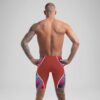 Apresentamos a mais recente evolução da nossa linha o Fato de Banho Competição Homem Speedo Fastskin LZR Pure Intent 2.0, desenvolvido por nadadores para nadadores. Ainda com camadas duplas compressivas e uma construção ergonómica das costuras projetada para conectar grupos musculares-chave para maior retorno de energia, a linha Intent 2.0 possui um novo acabamento duradouro repelente à água. As zonas de tecido texturizado visam a redução de arrasto para um desempenho ótimo, enquanto a construção de tecido triplo com costuras coladas foi projetada para permitir maior movimento. Com prendedores de perna de precisão e o nosso melhor cós, é projetado para reduzir a entrada de água. Este produto foi totalmente aprovado pela FINA.