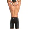 O Fato de Banho Competição Homem Arena Powerskin Primo Aprovado World Aquatics é o primeiro fato de competição tensoelástico concebido para fornecer tudo o que um nadador precisa num único fato: a mais elevada compressão global, conforto absoluto e hidrodinâmica superior. O Fato de Banho Competição Homem Arena Powerskin Primo Aprovado World Aquatics foi desenhado para garantir suporte muscular e flexibilidade, graças ao arena Hyperforce™ – o primeiro tecido tensoelástico de sempre. Não só permite uma maior amplitude de movimento na água, como também torna a rotina do dia de competição mais simples: a elasticidade do tecido faz deste um fato de alta compressão que pode ser vestido em menos de 5 minutos. A superfície única do tecido canalizadora de fluxo melhora a hidrodinâmica e reduz o arrasto da superfície para máxima velocidade e desempenho aerodinâmico dentro e fora de água. As fitas na parte traseira e no interior das pernas ajudam a manter as ancas elevadas na água, assegurando uma posição de natação ideal. O ajuste melhorado das bainhas inferiores e o novo design da cintura, que pode ser usada alta ou baixa, elevam o conforto dos fatos tecnológicos para um novo nível.