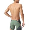 Apresentamos a mais recente evolução da nossa linha o Fato de Banho Competição Homem Speedo Fastskin LZR Pure Intent 2.0, desenvolvido por nadadores para nadadores. Ainda com camadas duplas compressivas e uma construção ergonómica das costuras projetada para conectar grupos musculares-chave para maior retorno de energia, a linha Intent 2.0 possui um novo acabamento duradouro repelente à água. As zonas de tecido texturizado visam a redução de arrasto para um desempenho ótimo, enquanto a construção de tecido triplo com costuras coladas foi projetada para permitir maior movimento. Com prendedores de perna de precisão e o nosso melhor cós, é projetado para reduzir a entrada de água. Este produto foi totalmente aprovado pela FINA.