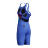O Fato de Banho Competição Mulher Speedo Fastskin LZR Pure Valor 2.0 apresenta a mais recente evolução, desenvolvido por nadadores para nadadores. Feito de material leve com compressão moderada e construído para suportar uma maior amplitude de movimento. O Fato de Banho Competição Mulher Speedo Fastskin LZR Pure Valor 2.0 inclui uma costura interna compressiva na perna, projetada para um melhor suporte muscular, e possui um novo acabamento repelente à água de longa duração. A dupla camada ao redor dos abdominais oferece maior estabilidade do core, para que obtenha o melhor do seu nado. O design openback oferece liberdade de movimento e pode ser preferido por nadadores com costas arqueadas. Este produto foi totalmente aprovado pela FINA.