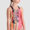 Dá um toque de criatividade artística aos treinos de piscina com o nosso Fato de Banho Menina Arena Palette Swim Pro Back! Vibrante e cheio de personalidade, este fato de banho de uma peça apresenta riscas coloridas, alças de suporte, costas abertas e um ajuste impecável. Disponível em duas combinações de cores e fabricado com o nosso tecido MaxLife Eco, altamente resistente ao cloro e de secagem rápida, é uma opção divertida e durável para qualquer sessão de natação.