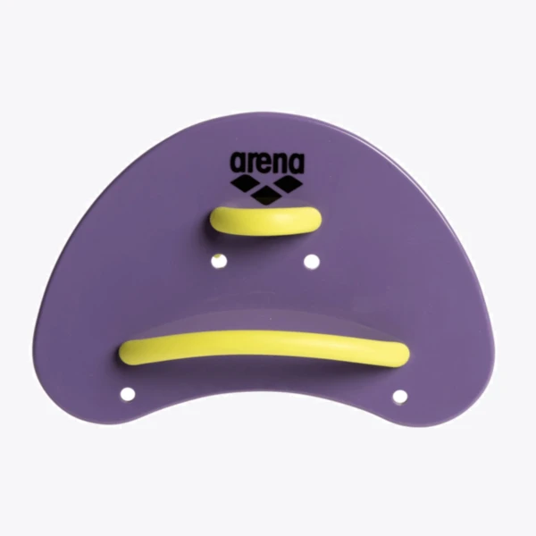 A Pala Treino Arena Elite Finger Paddle foi projetada para aprimorar a fase de agarre em todos os quatro estilos de nado.