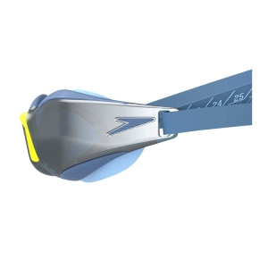 A Speedo apresenta os novos Óculos de Natação Fastskin Hyper Elite Espelhado Cobalto - Prata. Desenvolvidos em estreita colaboração com alguns dos melhores atletas do mundo e aprovados pela World Aquatics, estes óculos de natação foram criados para inspirar desempenhos vencedores em dia de prova.