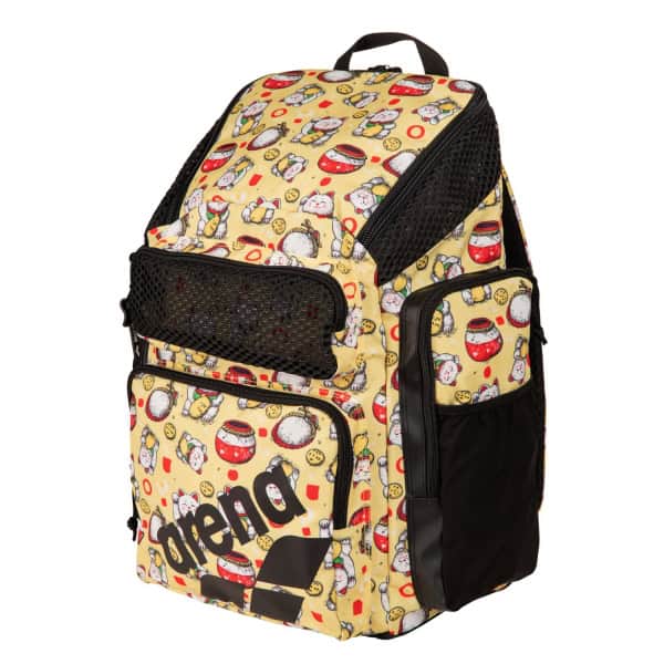 A Mochila Arena One Go 45 Neko, com design de abertura superior, permite arrumar e aceder aos teus pertences de forma fácil e prática.