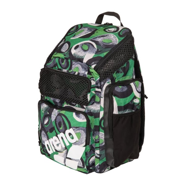 A Mochila Arena One Go 45 Kente, com design de abertura superior, permite arrumar e aceder aos teus pertences de forma fácil e prática.