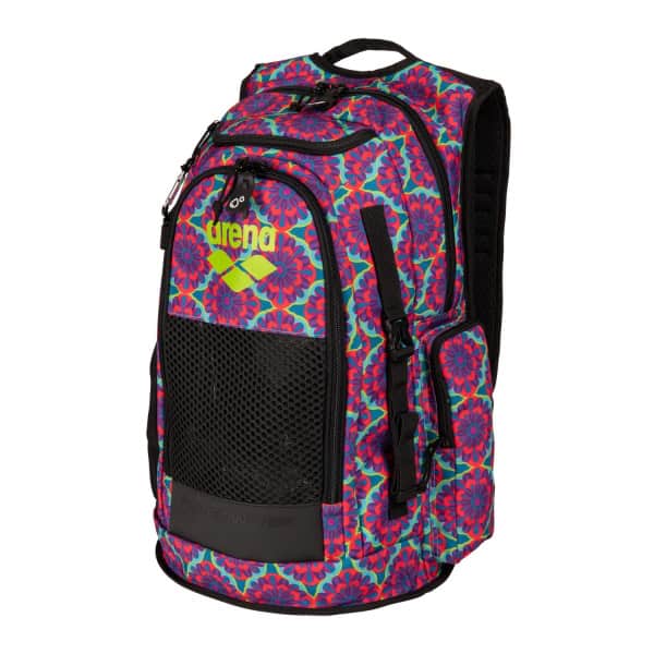 O melhor companheiro para diversas actividades desportivas! A Mochila Arena All Set 45 Floral, grande e versátil oferece um espaço de arrumação ideal. Equipada com tecnologia Aquabreathe, o novo sistema de gestão de humidade da Arena, que controla a humidade de forma optimizada.